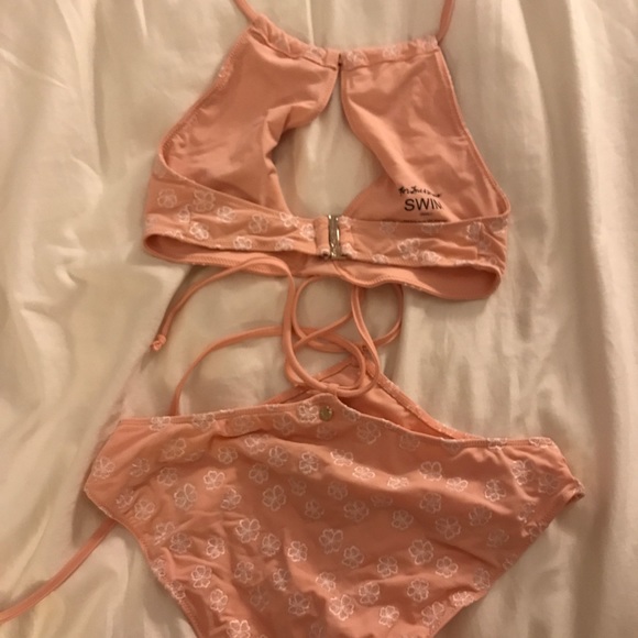 Like new for love and lemon bikini - Picture 3 of 3